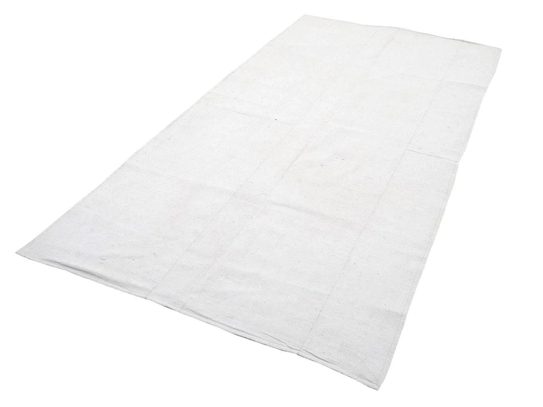 White Kilim Rug 4' 10" x 9' | No. VR35148