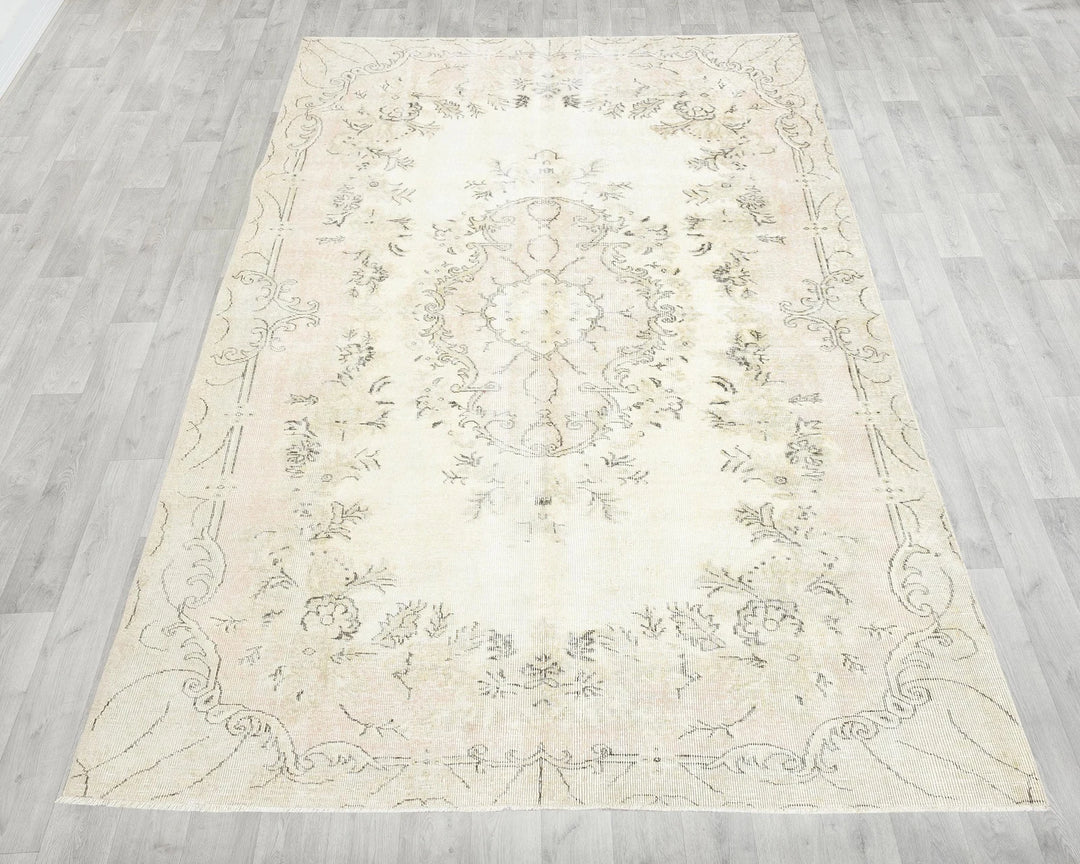 Beige Oushak Rug 5' 11" x 9' 4" | No. VR35347