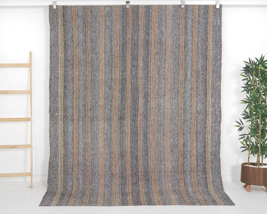 Gray Kilim Rug 6' 4" x 7' 10" | No. VR36048