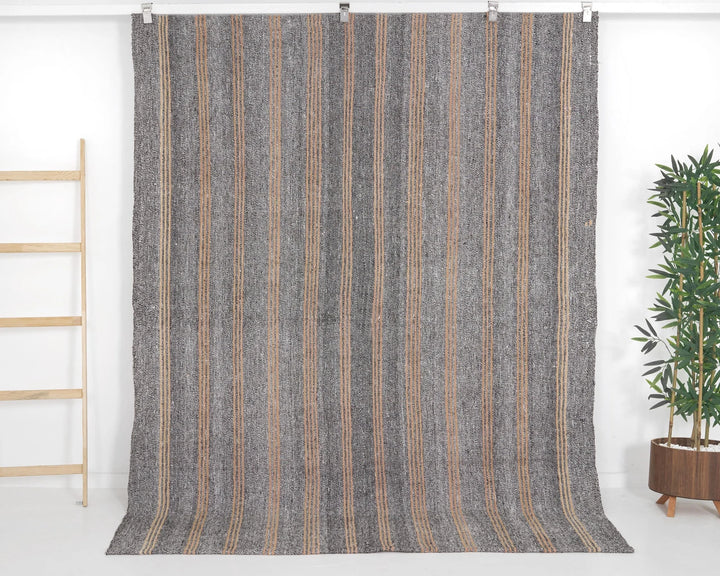 Gray Kilim Rug 6' 4" x 7' 10" | No. VR36048