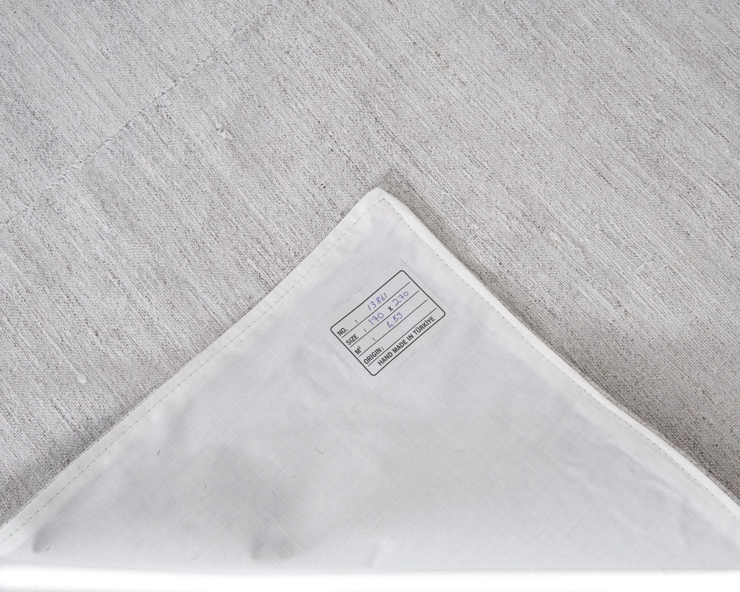 White Kilim Rug 5' 7" x 8' 11" | No. VR36197