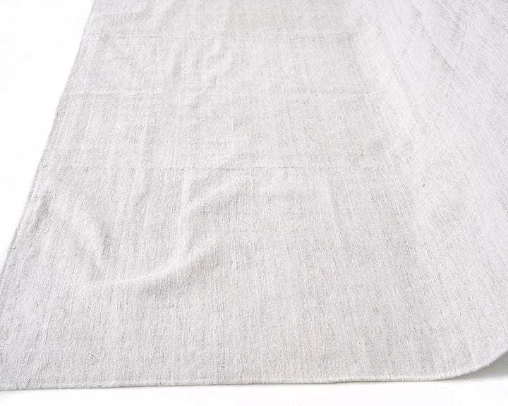 White Kilim Rug 5' 7" x 8' 11" | No. VR36197