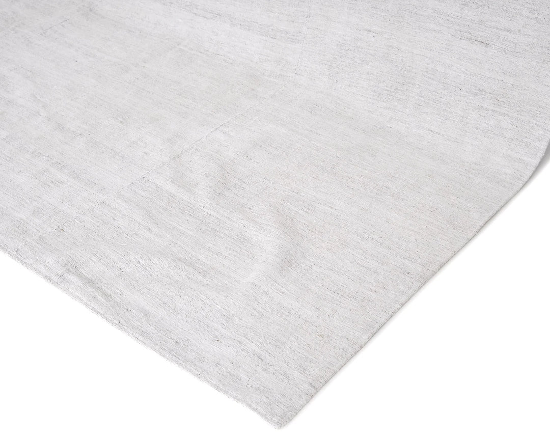 White Kilim Rug 5' 7" x 8' 11" | No. VR36197