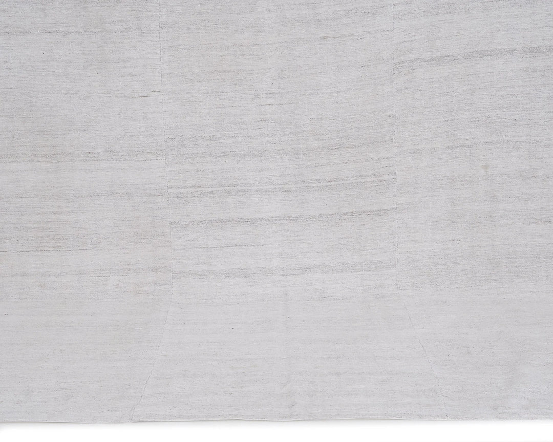 White Kilim Rug 5' 7" x 8' 11" | No. VR36197