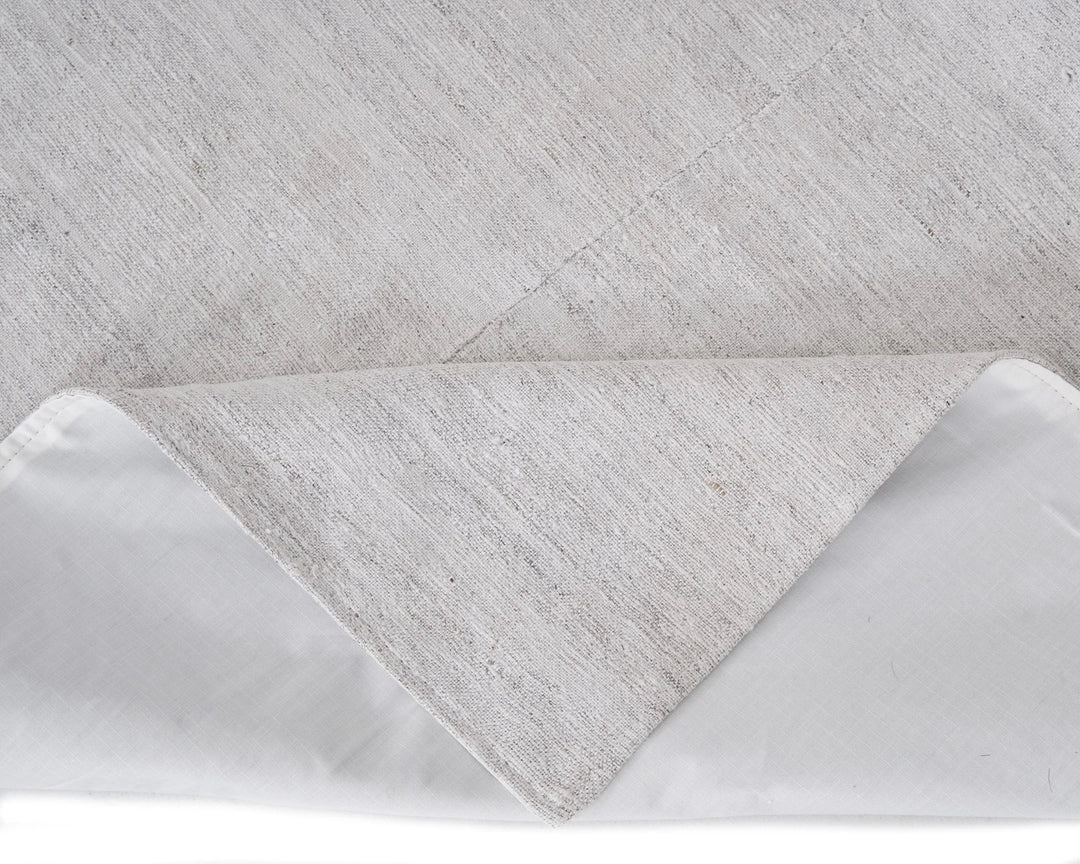 White Kilim Rug 5' 7" x 8' 11" | No. VR36197