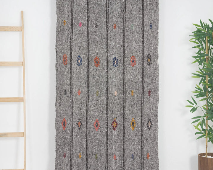Gray Runner Rug 2' 11" x 16' 5" | No. VR36305