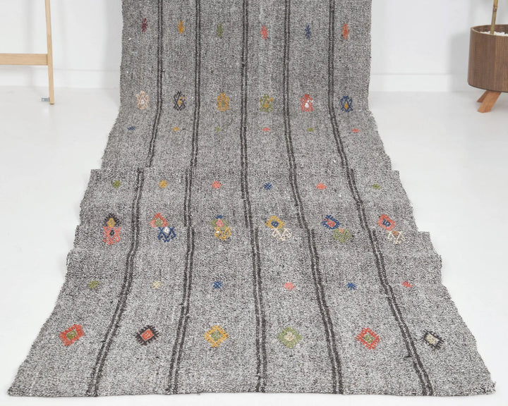 Gray Runner Rug 2' 11" x 16' 5" | No. VR36305