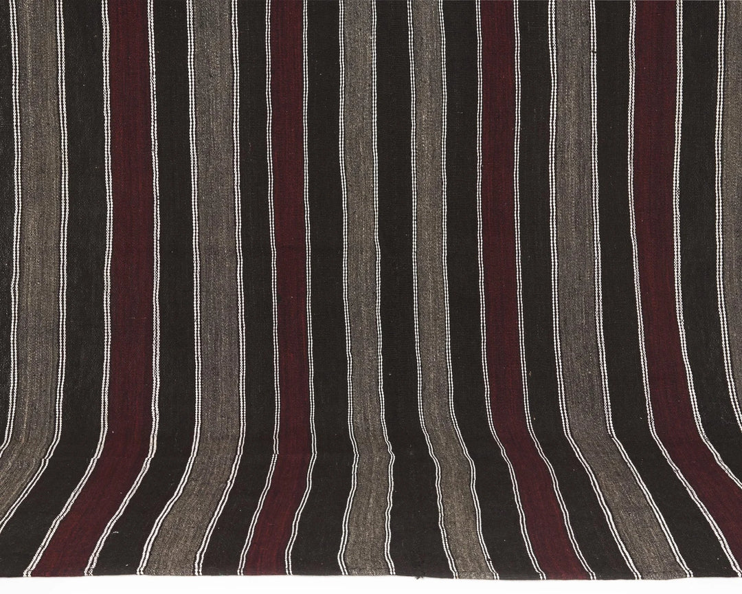 Brown Kilim Rug 7' 5" x 9' 10" | No. VR36591