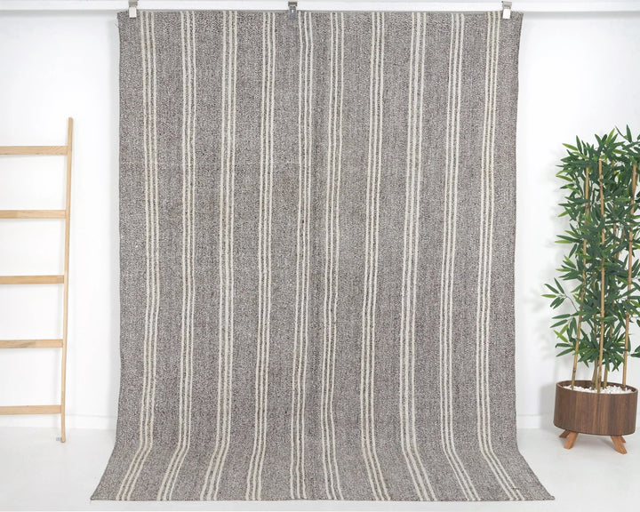 Kilim Rug 5' 7" x 8' | No. VR36875