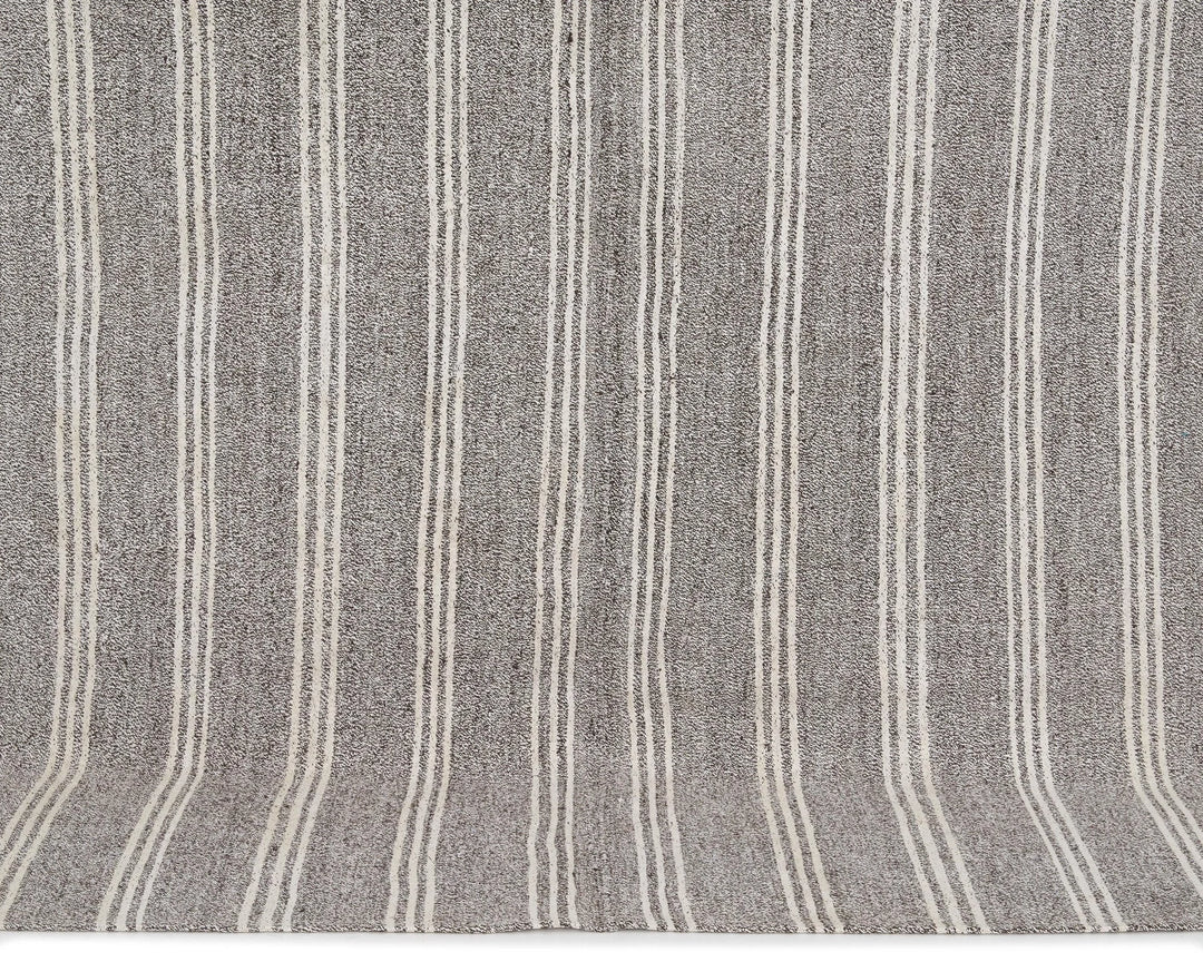 Kilim Rug 5' 7" x 8' | No. VR36875