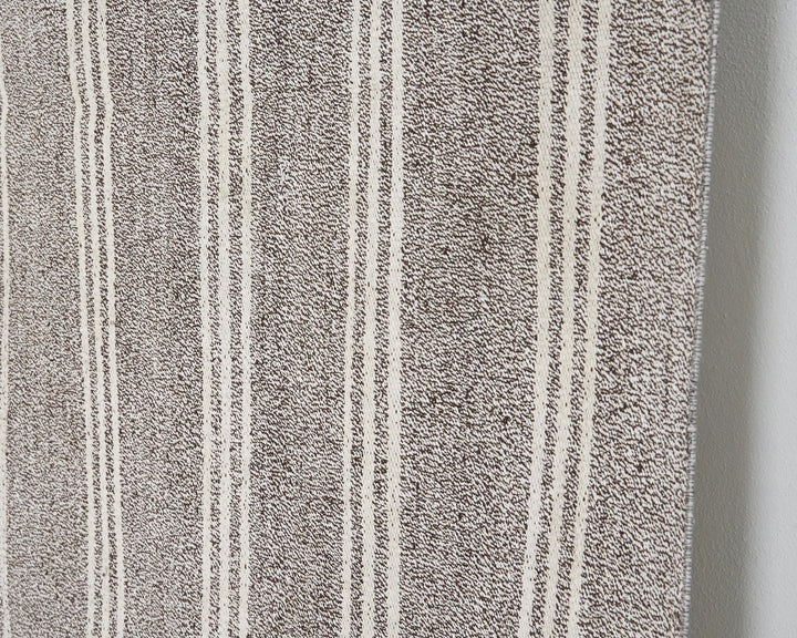 Kilim Rug 5' 7" x 8' | No. VR36875