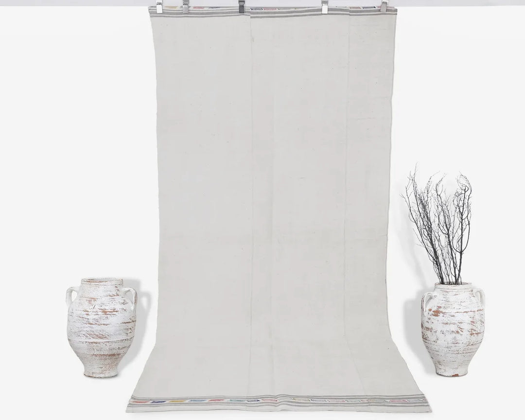 White Kilim Rug 4' 8" x 9' 8" | No. VR37041