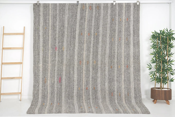 Gray Kilim Rug 7' 1" x 8' 4" | No. VR37535