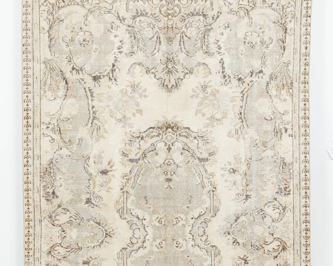 Beige Oushak Rug 5' 6" x 9' 4" | No. VR38170