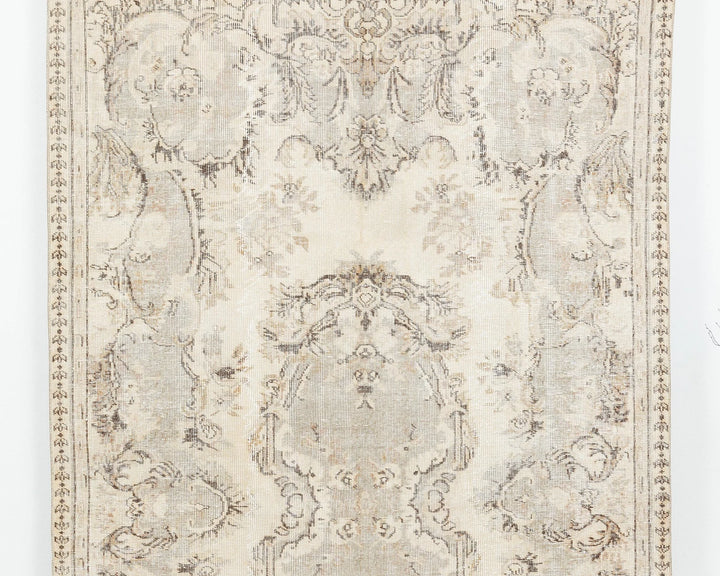 Beige Oushak Rug 5' 6" x 9' 4" | No. VR38170