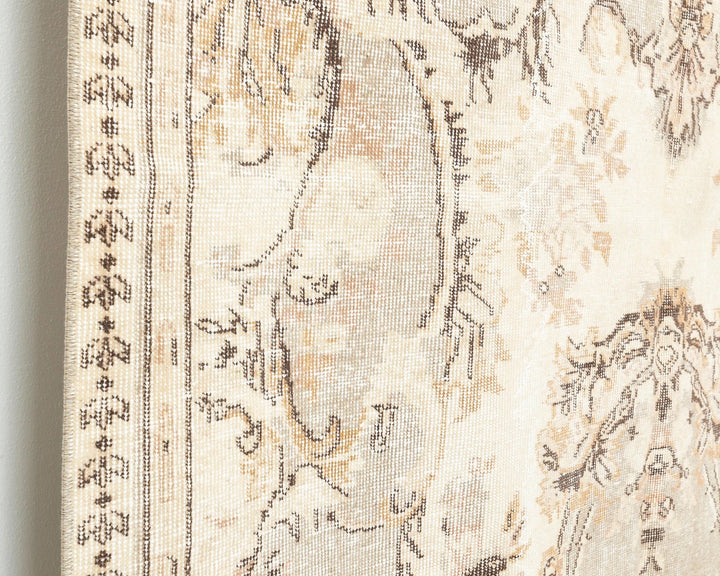 Beige Oushak Rug 5' 6" x 9' 4" | No. VR38170