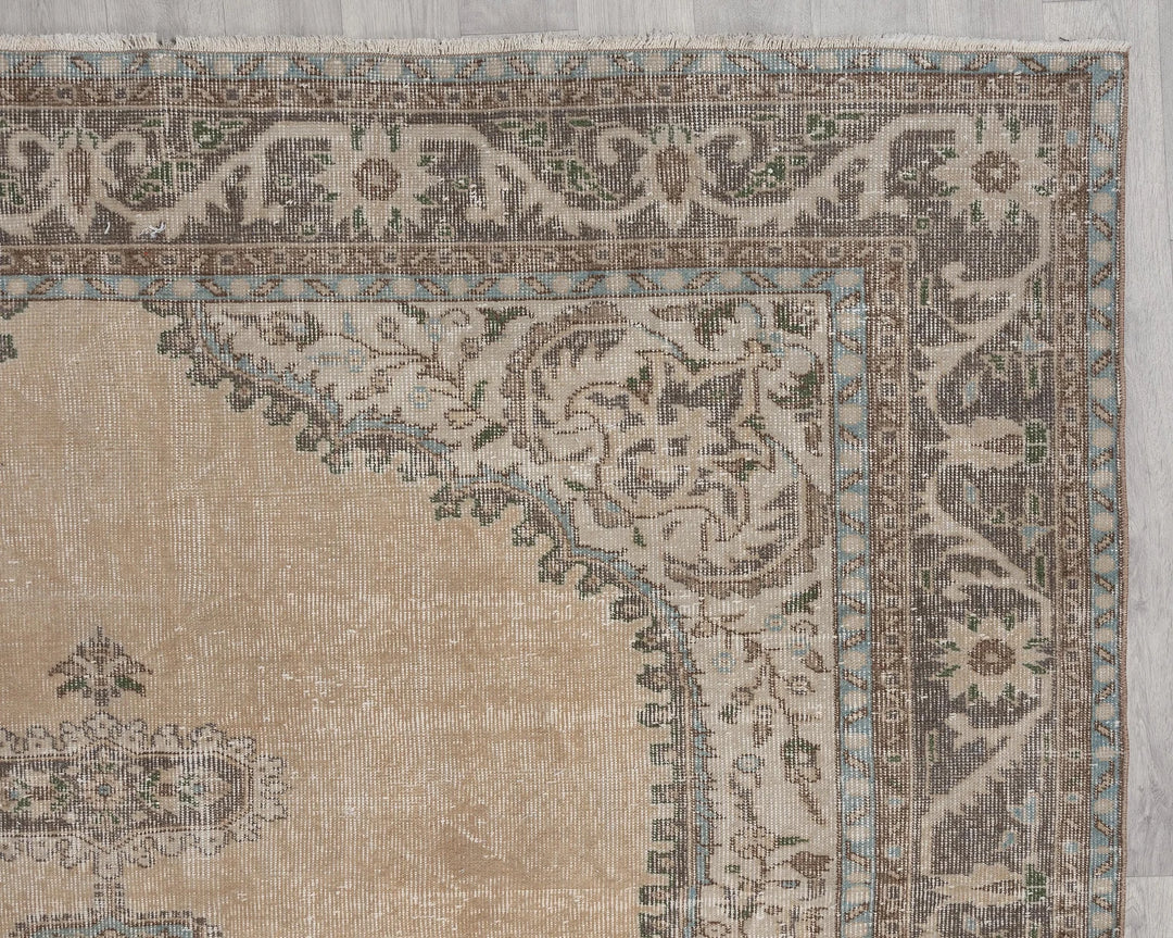 Beige Oushak Rug 7' 1" x 10' 9" | No. VR38202