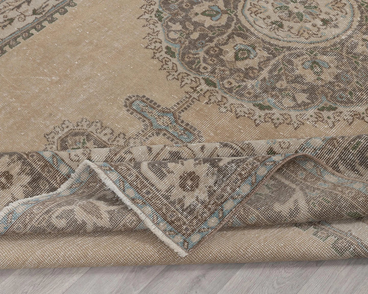 Beige Oushak Rug 7' 1" x 10' 9" | No. VR38202