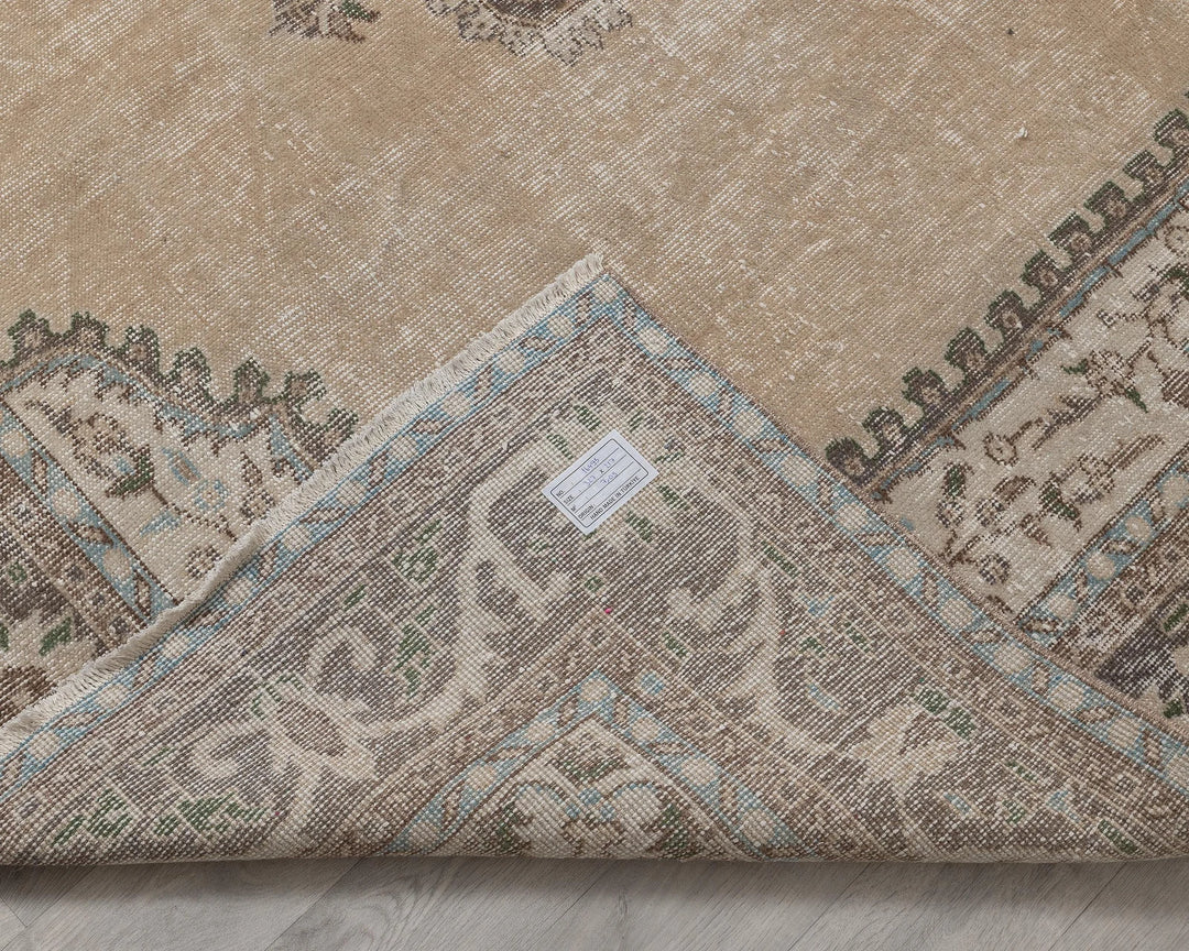 Beige Oushak Rug 7' 1" x 10' 9" | No. VR38202