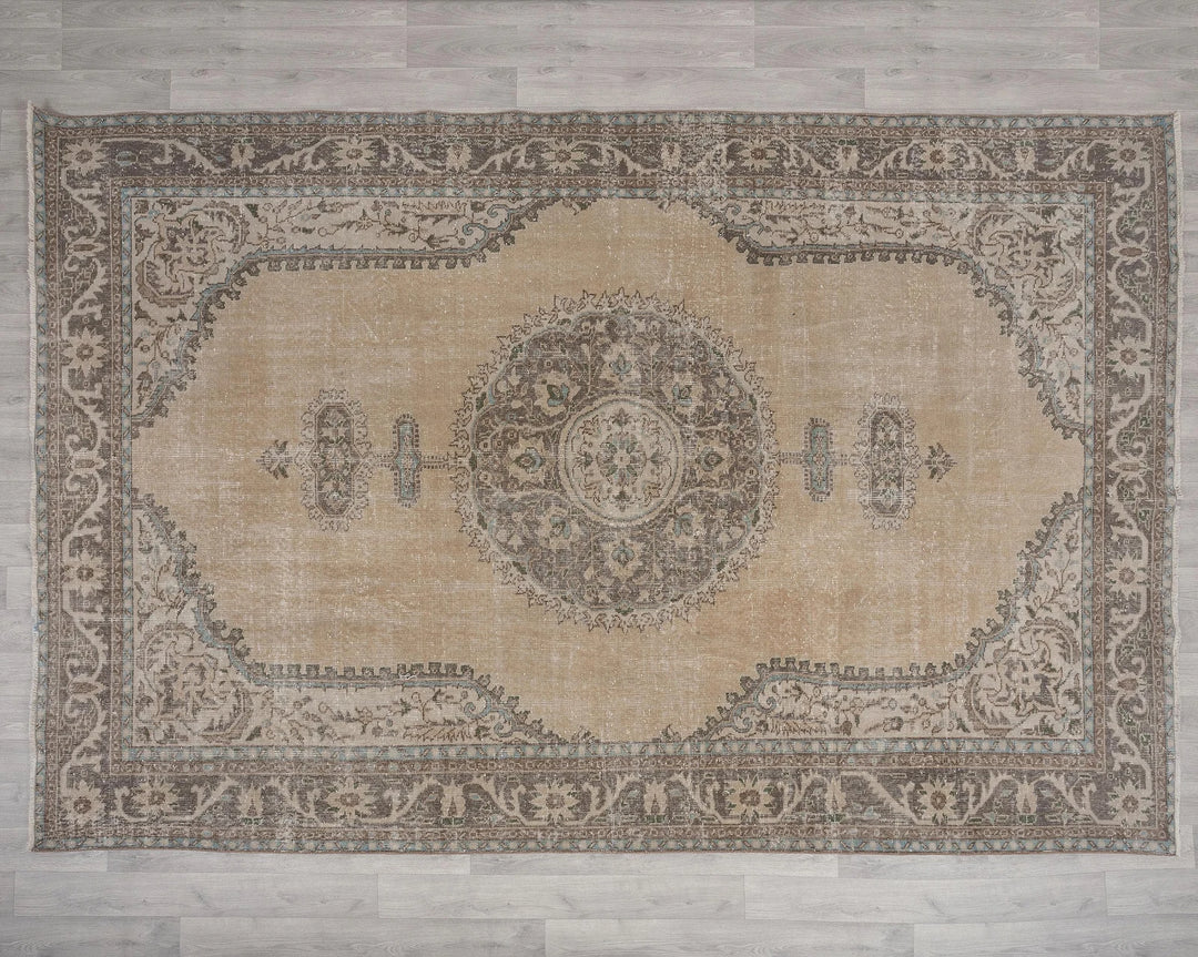 Beige Oushak Rug 7' 1" x 10' 9" | No. VR38202