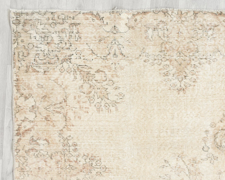Beige Turkish Oushak Rug 6'9" x 9'10" Hand-Knotted border