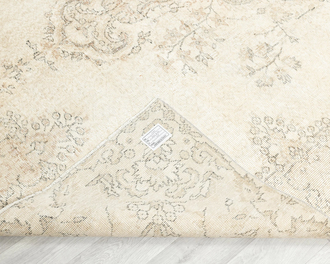 Beige Turkish Oushak Rug 6'9" x 9'10" Hand-Knotted texture