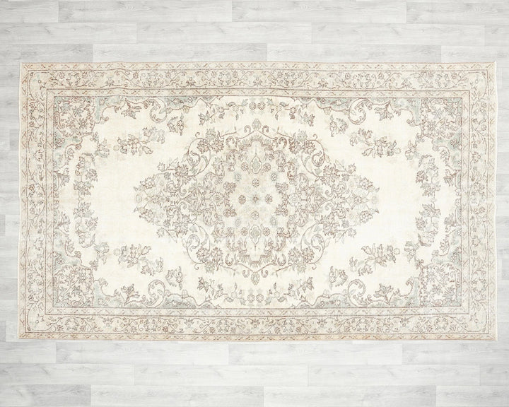 Beige Turkish Oushak Rug 8' 11" x 5' 4" Hand-Knotted | No. VR39429