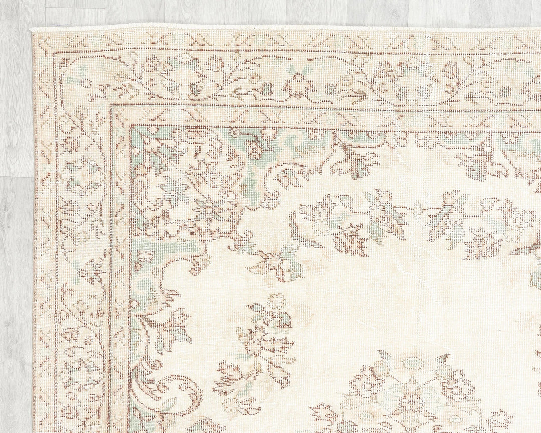 Beige Turkish Oushak Rug 8' 11" x 5' 4" Hand-Knotted | No. VR39429