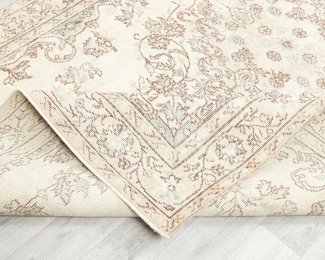 Beige Turkish Oushak Rug 8' 11" x 5' 4" Hand-Knotted | No. VR39429