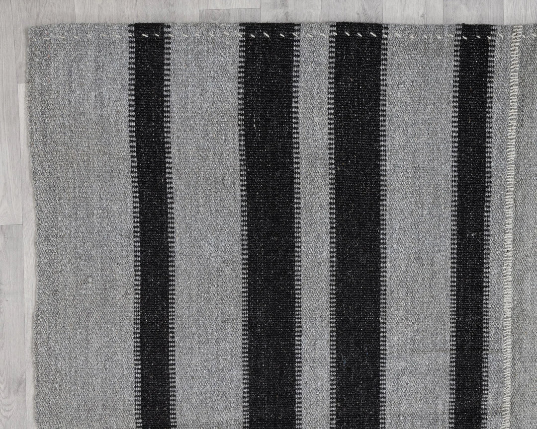 Gray Kilim Rug 9' 10" x 12' | No. VR39586