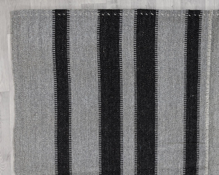 Gray Kilim Rug 9' 10" x 12' | No. VR39586