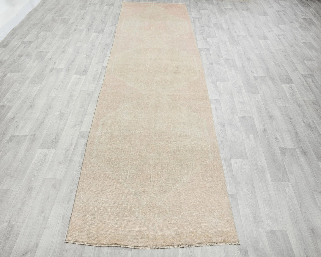 Neutral Runner Rug 3' 2" x 12' 8" | No. VR39857