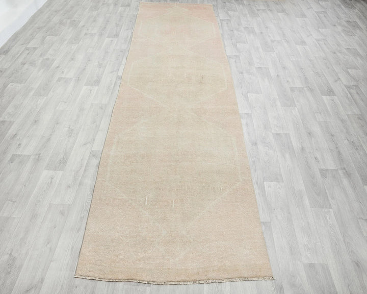 Neutral Runner Rug 3' 2" x 12' 8" | No. VR39857