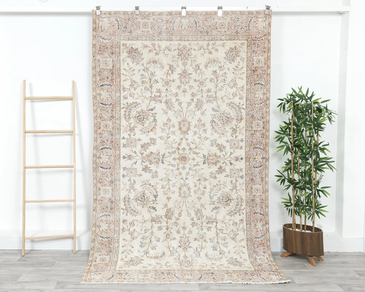 Beige Turkish Oushak Rug 8' 2" x 4' 11" Hand-Knotted | No. VR39942