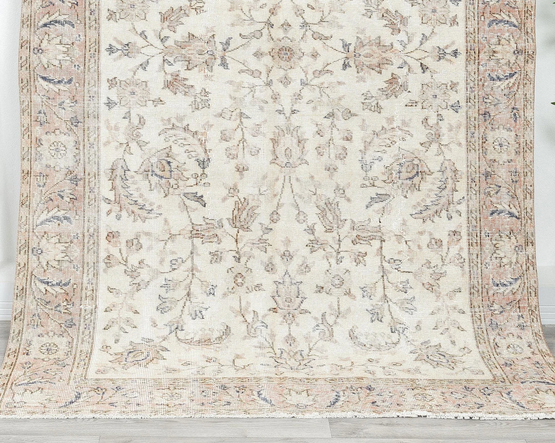 Beige Turkish Oushak Rug 8' 2" x 4' 11" Hand-Knotted | No. VR39942