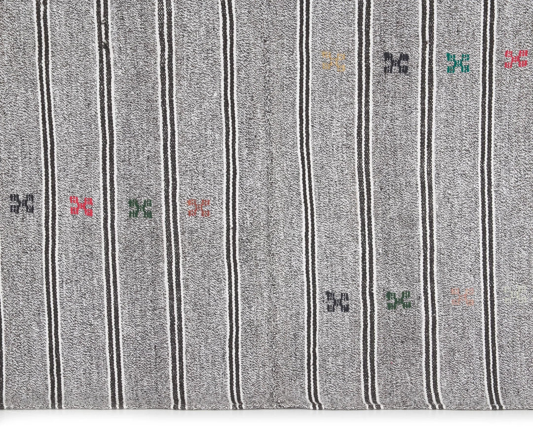 Gray Turkish Kilim Rug 5' 5" x 6' 9" Flat-Weave | No. VR40170