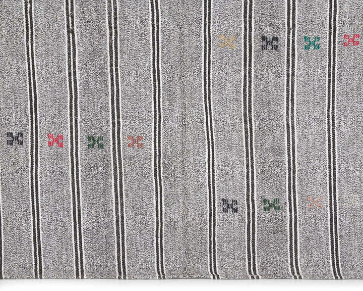 Gray Turkish Kilim Rug 5' 5" x 6' 9" Flat-Weave | No. VR40170