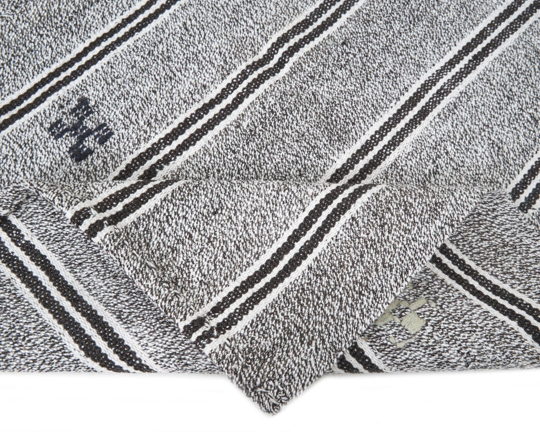 Gray Turkish Kilim Rug 5' 5" x 6' 9" Flat-Weave | No. VR40170