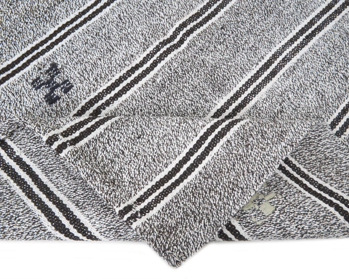 Gray Turkish Kilim Rug 5' 5" x 6' 9" Flat-Weave | No. VR40170