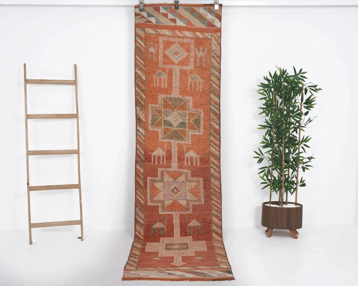 Runner Rug 2' 5" x 9' 1" | No. VR40907