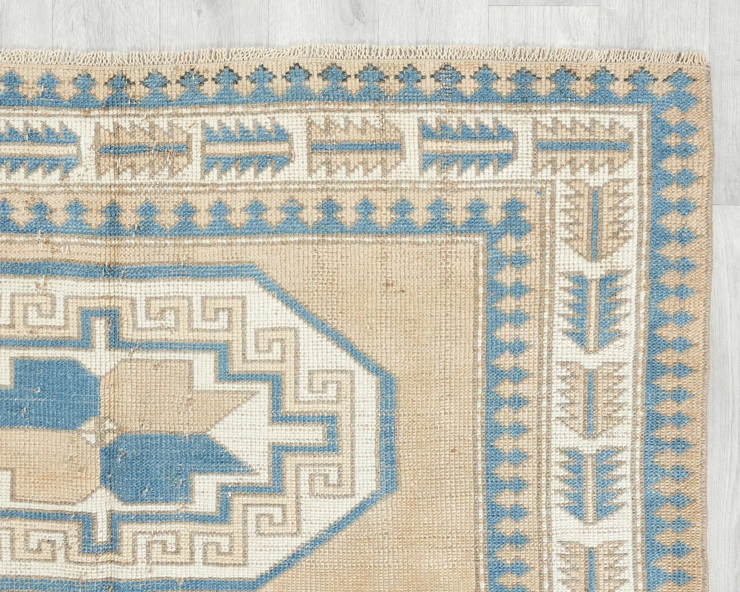 Multicolor Turkish Oushak Rug 4'5" x 8'2" Hand-Knotted pattern