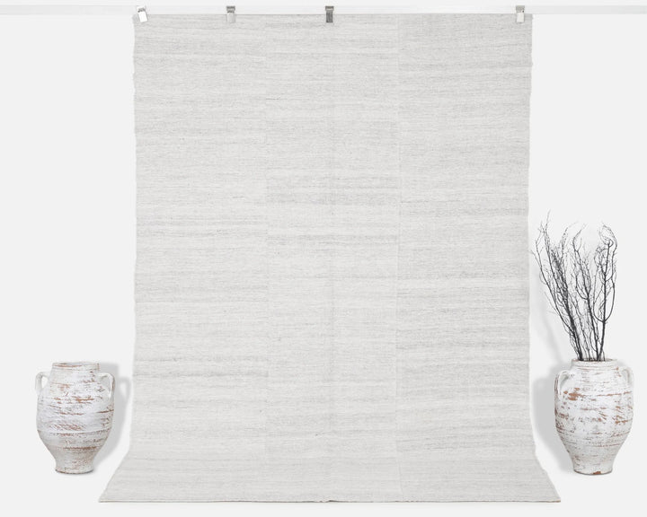 White Kilim Rug 6' 1" x 8' 5" | No. VR41580