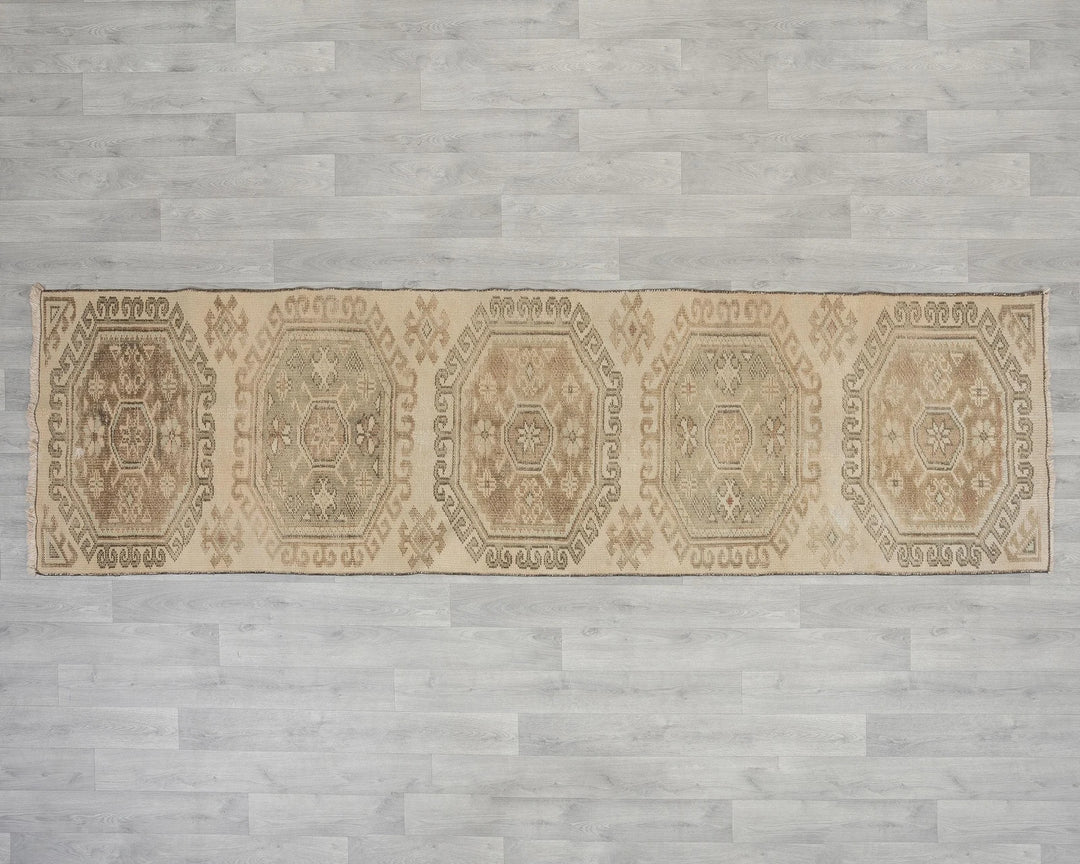 Runner Rug 2' 8" x 9' 7" | No. VR41671