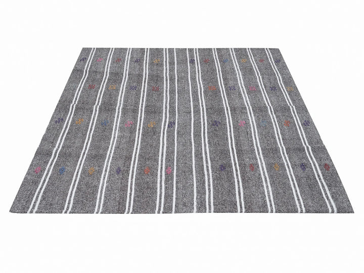 Gray Kilim Rug 5' 8" x 7' | No. VR41722