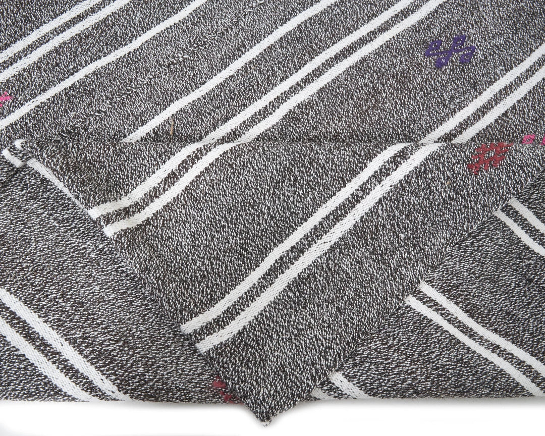 Gray Kilim Rug 5' 8" x 7' | No. VR41722