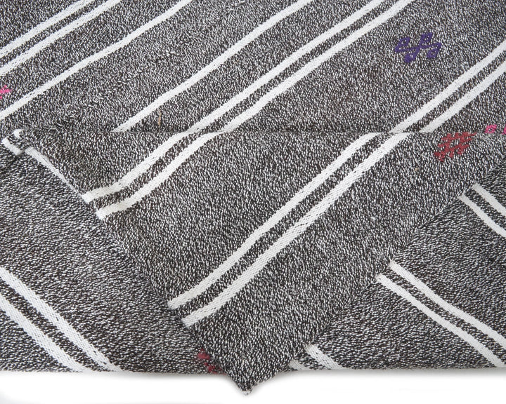 Gray Kilim Rug 5' 8" x 7' | No. VR41722