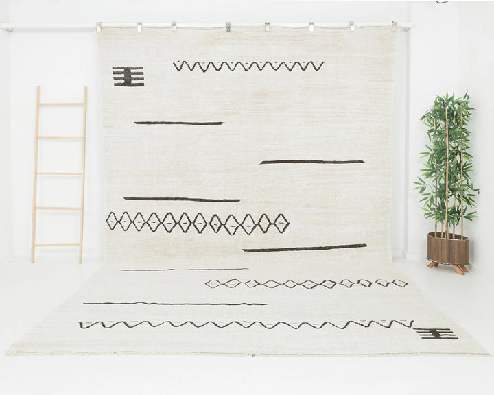 White Turkish Kilim Rug 8' x 12' 4" Flat-Weave | No. VR41784