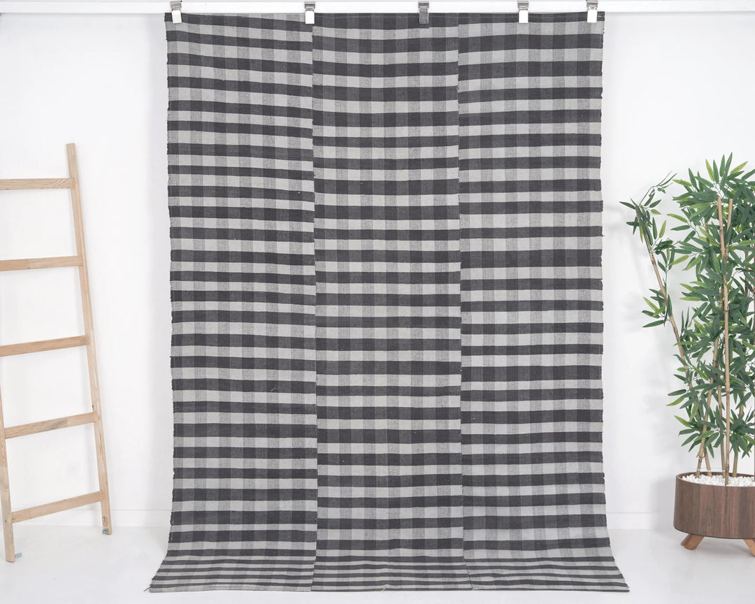Kilim Rug 5' 2" x 7' 8" | No. VR41788