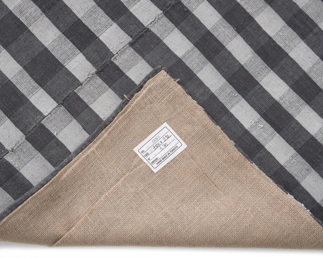 Kilim Rug 5' 2" x 7' 8" | No. VR41788