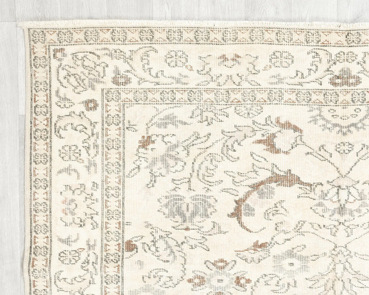 Beige Turkish Oushak Rug 8'11" x 6'3" Hand-Knotted | No. VR42107